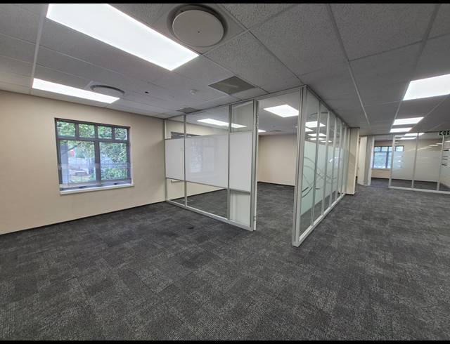 1,013M² OFFICE TO LET IN ILLOVO